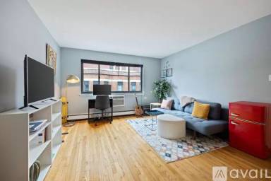 Main picture of 455 W Saint James Pl