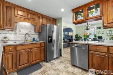 Main picture of 302 E Wilson Ave