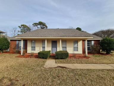 Main picture of 1204 Jamestown Dr
