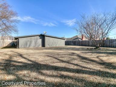 Main picture of 2524 NW 52nd St