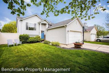 Main picture of 5741 N Lachaise Ln