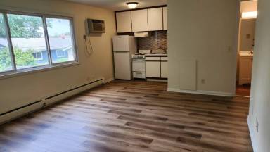 Main picture of 2190 Robbins St