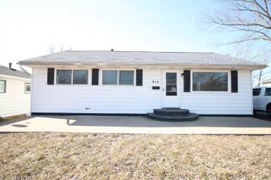 Main picture of 913 Hawthorne Dr