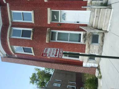 Main picture of 1910 N Pulaski St
