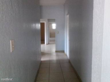 Main picture of 2846 NW 22nd Ct