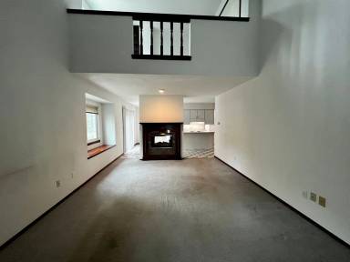 Main picture of 2461 N Lynndale Dr