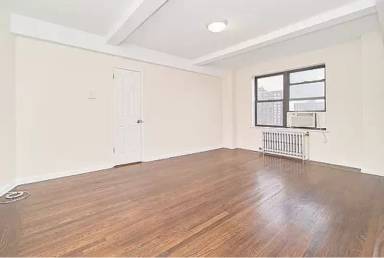 Main picture of W 102nd St
