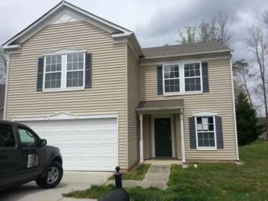 Main picture of 557 Lakeside Valley Dr