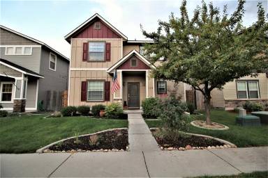 Main picture of 121 W Lava Falls St