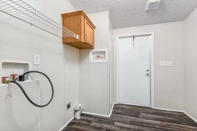 Main picture of 5111 Barbados Calle