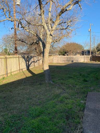Main picture of 200 Lee Ln