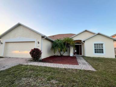 Main picture of 2739 Patrician Cir