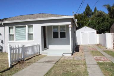 Main picture of 120 Avon St