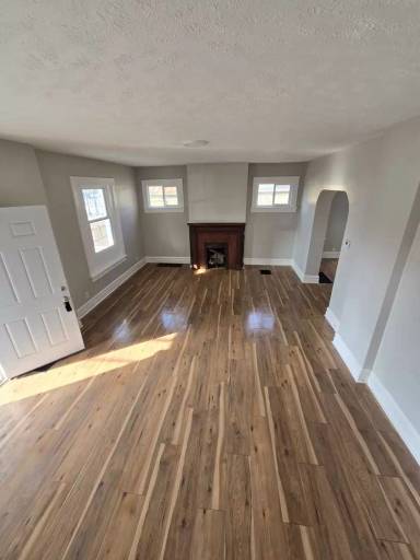 Main picture of 520 Siebert St