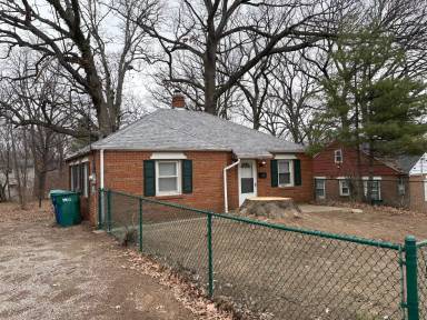 Main picture of 1842 Shady Crest St