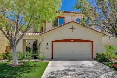 Main picture of 10588 Isola Bella St