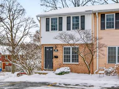 Main picture of 1082H Mount Hope Ave