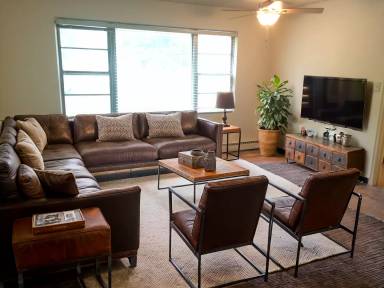 Main picture of 235 Exeter Pl
