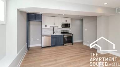 Main picture of 1840 W Augusta Blvd