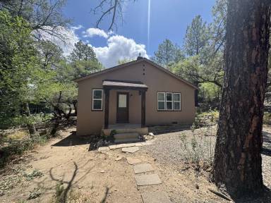 Main picture of 329 Pioneer Dr