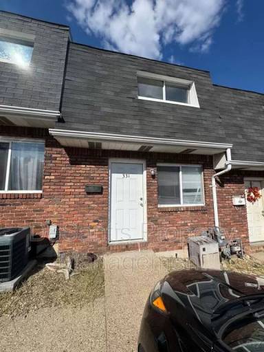 Main picture of 347 Dersam St