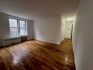 Main picture of 446 Central Park W