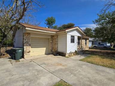 Main picture of 2408 Meadow Ln
