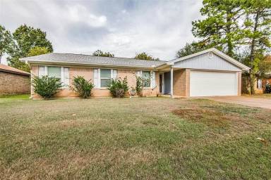 Main picture of 644 Evelyn Ln