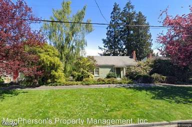 Main picture of 3016 36th Ave W