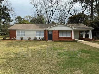 Main picture of 990 Parkwood Dr