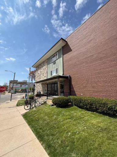 Main picture of 2455 N Maryland Ave