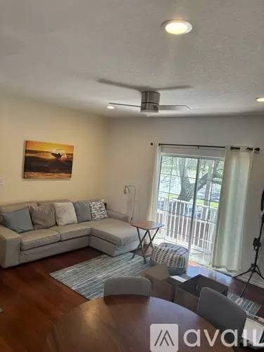 Main picture of 924 Laura St