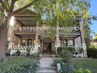 Main picture of 3700 Wyandotte St