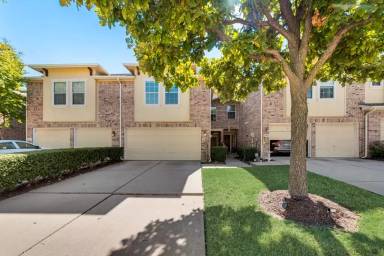 Main picture of 9865 Fleetwood Dr