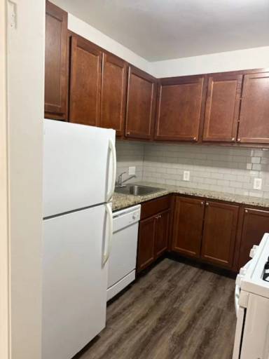 Main picture of 15810 Van Aken Blvd