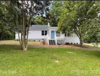 Main picture of 1215 Summerville Rd