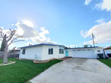Main picture of 915 N Holly St