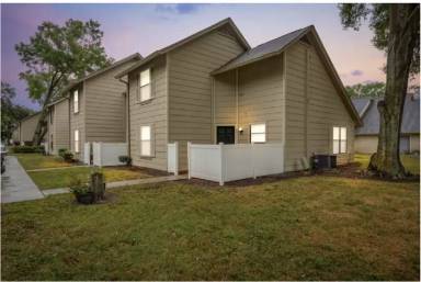 Main picture of 2562 Monica Ct