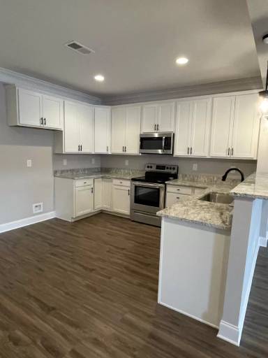 Main picture of 338 Broadberry Ave