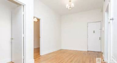 Main picture of 19 Commerce St Apartments
