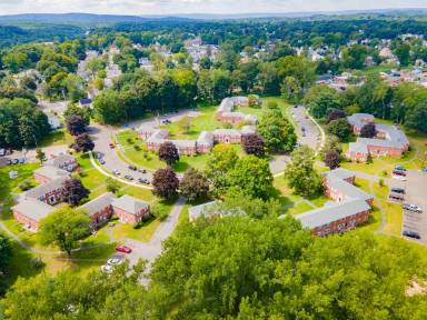 Main picture of 57 Mercury Ct
