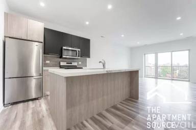 Main picture of 2533 W Fullerton Ave