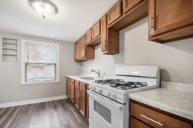 Main picture of 1534 E Bowman St