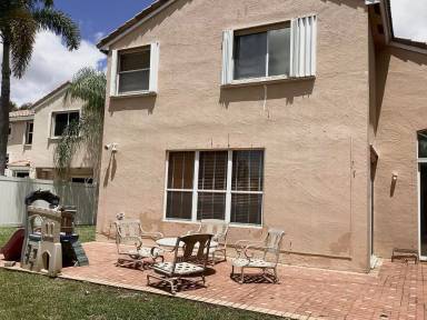 Main picture of 19440 SW 2nd St