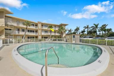 Main picture of 3600 N Ocean Dr