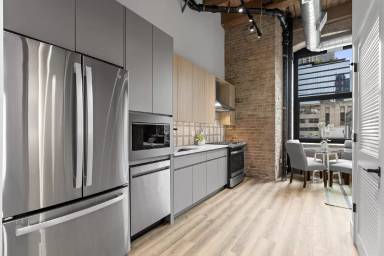 Main picture of 169 W Grand Ave