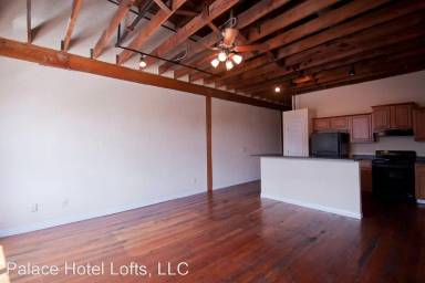 Main picture of 507 W College St