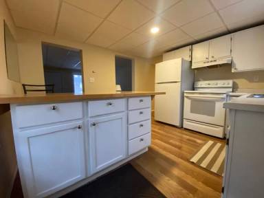 Main picture of 633 4th Ave