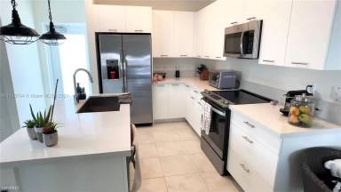 Main picture of Urbana At The Residence