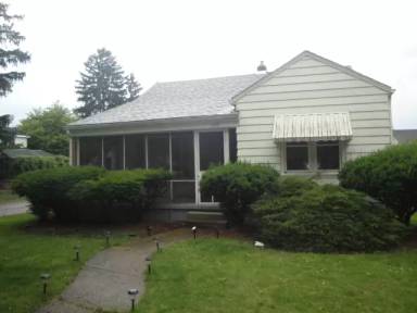 Main picture of 1042 Washington Ave